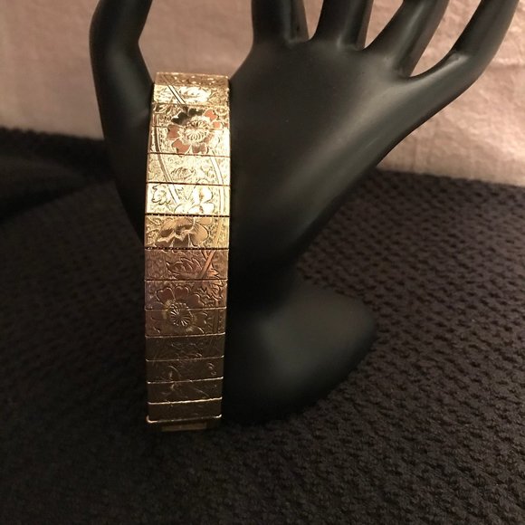 Vintage Victorian Floral Etched Panel Bracelet - Picture 5 of 8